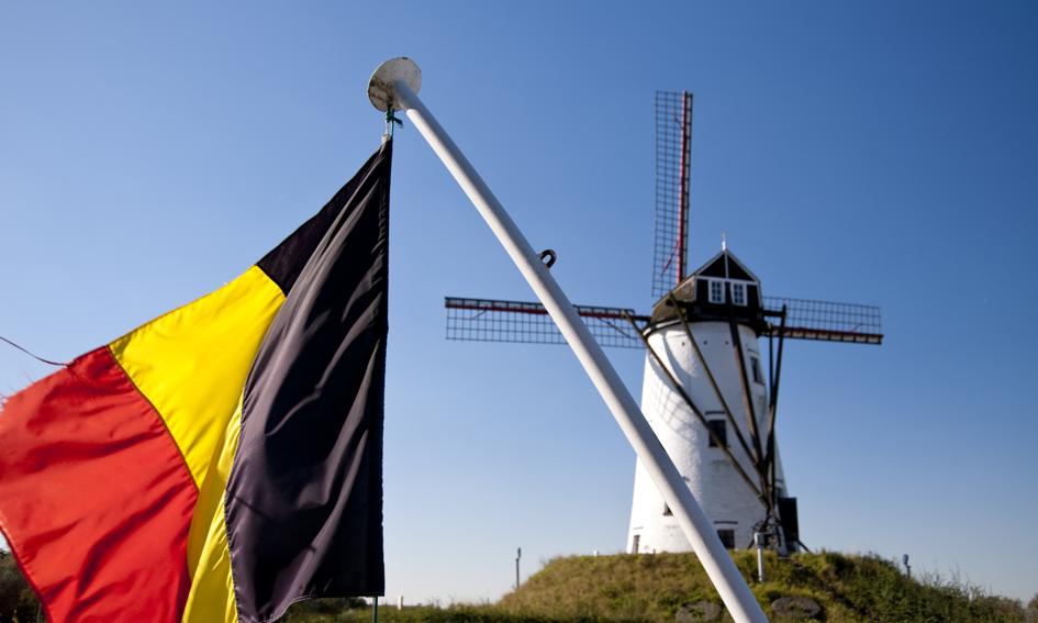 100 tys. Belgów na ulicach Brukseli przeciw planom oszczędnościowym