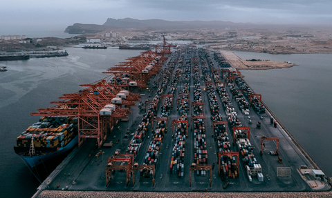 Strategiczny port Salala sparaliżowany. Oman celem irańskich ataków mimo neutralności