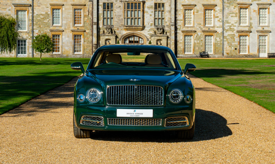 Bentley królowej Elżbiety II trafił na aukcję. Cena może zwalić z nóg