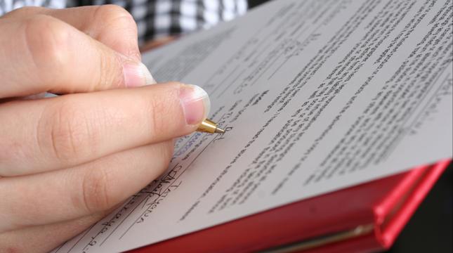 Oszukańcze „pożyczki” u notariusza. Rzecznik Finansowy ostrzega