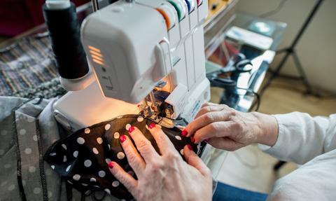Luksus w skali mikro. Polka szyje stroje dla lalek, za które kolekcjonerzy płacą setki euro