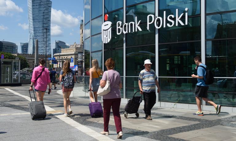 PKO Bank Polski Introduces mDowodem for Identity Confirmation: A Premature Start