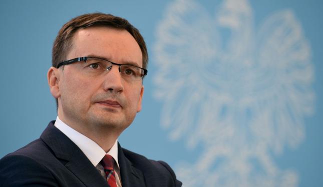 Nowa ustawa antylichwiarska mogłaby wprowadzić chaos na rynku. Na zdj. minister sprawiedliwości Zbigniew Ziobro