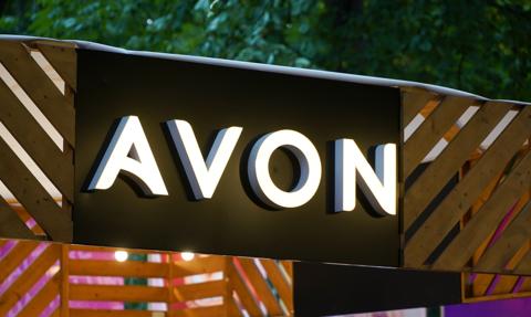 Avon wchodzi do galerii handlowych. Pierwszy sklep już otwarty