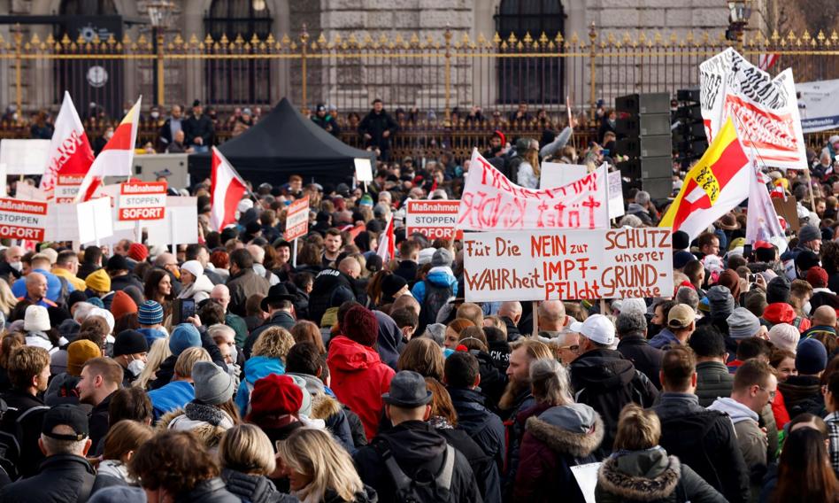 Około 30 tys. przeciwników restrykcji protestowało na ulicach Wiednia