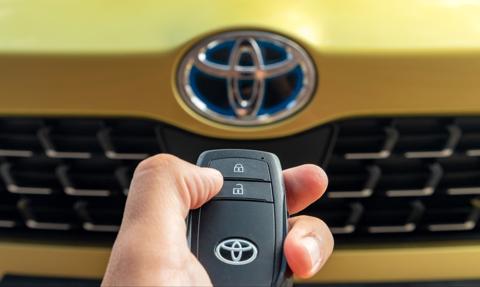 Rynek nowych samochodów rośnie. Toyota wyprzedza Skodę i Volkswagena