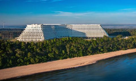 5,5 tys. zł za noc. Znamy cennik Hotelu Gołębiewski w Pobierowie