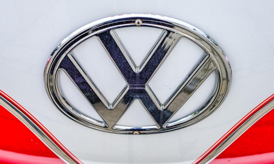 Nowa fala zwolnień w Volkswagenie i Porsche. Pracownicy wyszli na ulice