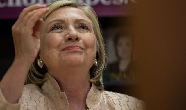 Clinton: biznes nie tworzy miejsc pracy