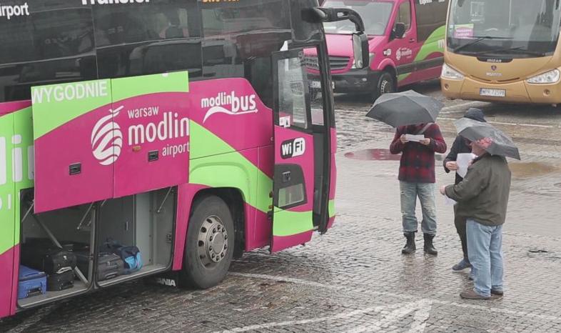 Inspekcja drogowa sprawdziła 1000 autokarów wiozących dzieci na ferie