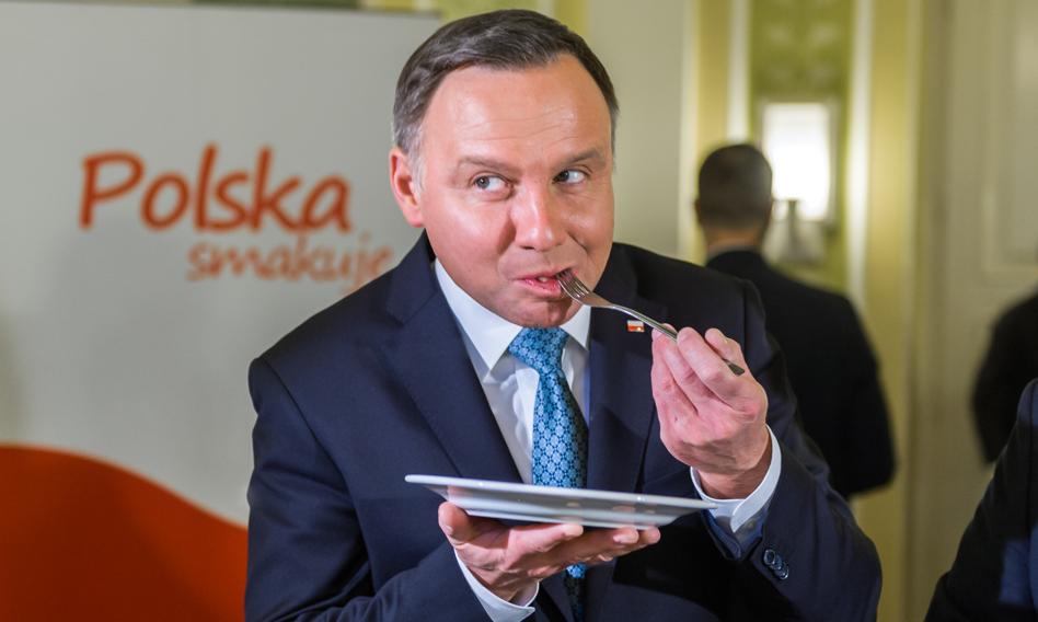 Duda chce osłodzić porażkę PiS. Kancelaria Prezydenta zamówiła słodycze za ponad pół mln zł