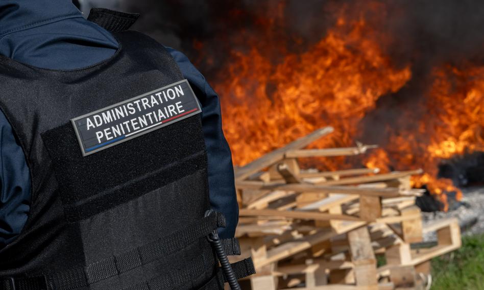 Protesty służb więziennych we Francji. Mają swoje żądania