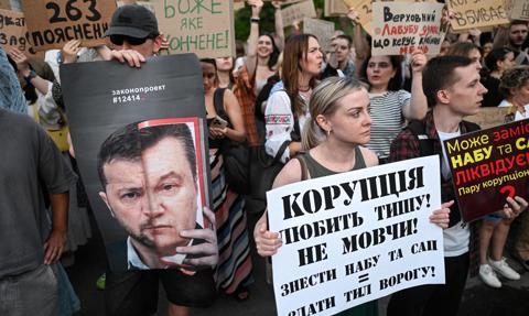 Największe protesty od początku wojny. Ukraina staje w kontrze do Zełenskiego