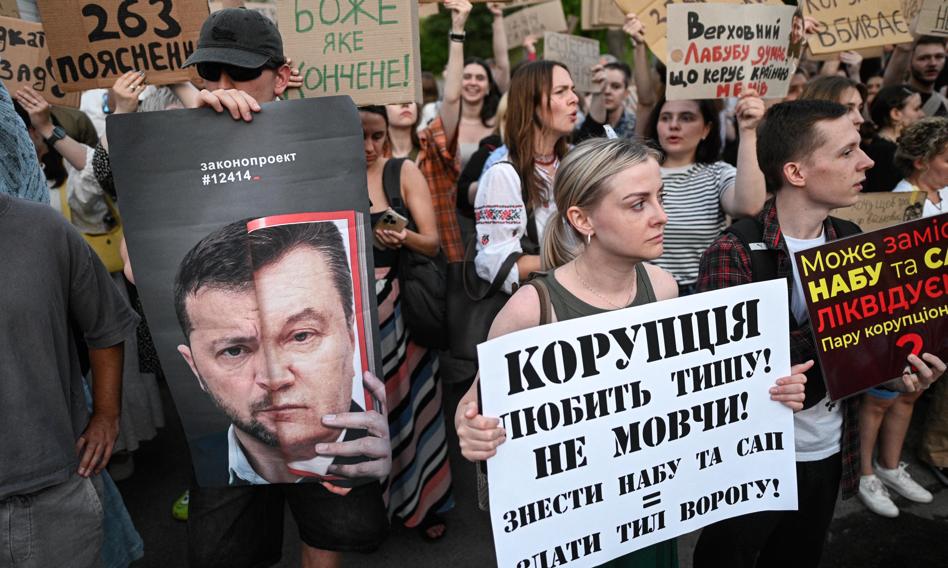 Największe protesty od początku wojny. Ukraina staje w kontrze do Zełenskiego
