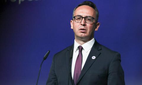 Klimczak wywołał burzę w internecie. „Dopnijcie do cholery połączenia dla wsi i miasteczek”
