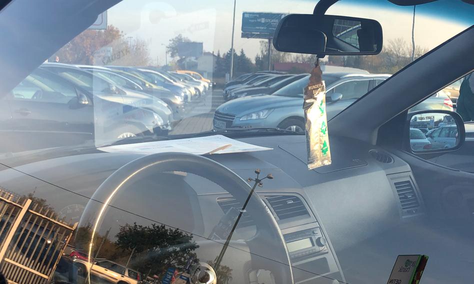 Polacy coraz częściej kupują używane samochody, a ceny w górę