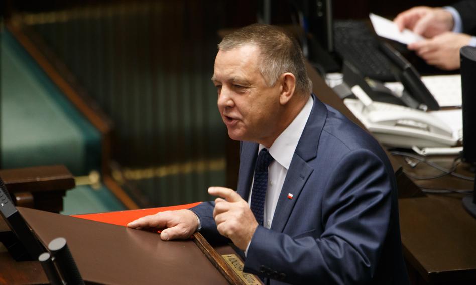 Banaś wystawił dwóję finansowaniu zadań publicznych poza budżetem w 2024 r.