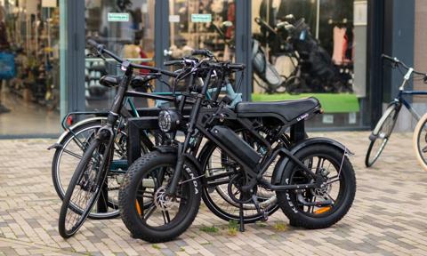 Miasta chcą zakazu fatbike’ów i elektrycznych hulajnóg na ścieżkach rowerowych