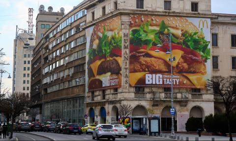Pierwsza stolica na świecie zakazuje reklam mięsa i paliw