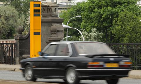 Koniec z szybką jazdą poza miastem. Jeden błąd i stracisz prawo jazdy