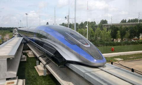 Pociąg bez maszynisty rozwiąże problem braków kadrowych na kolei? W Polsce nie tak szybko
