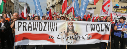 Uczestnicy demonstracji okupują budynek TVP
