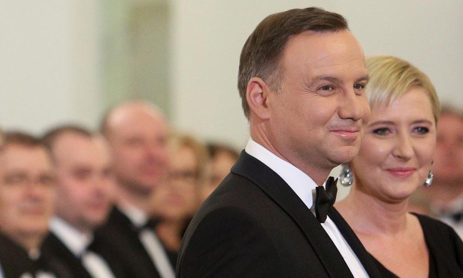 200 tys. zł dla WOŚP za zdjęcie pierwszej damy i 6,7 tys. zł za spinki prezydenta