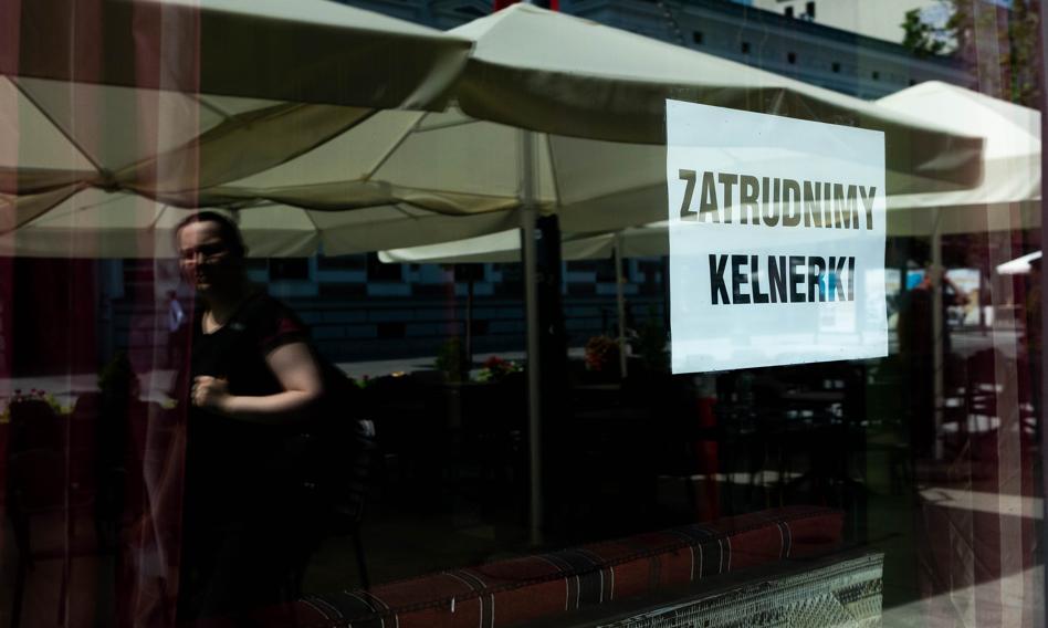 Stopa bezrobocia spada, ale wciąż wyższa niż przed lockdownem