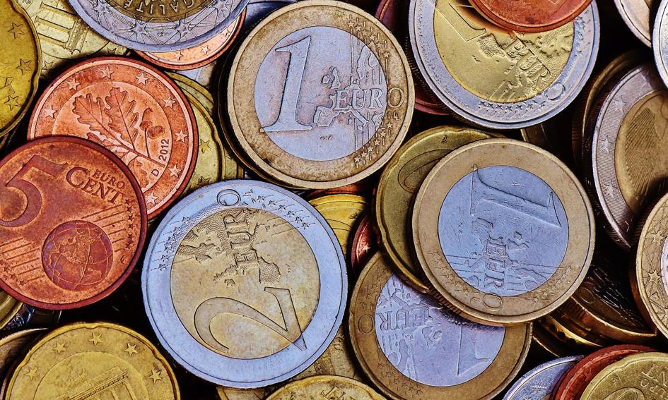 Lekkie osłabienie złotego. Euro i dolar w górę