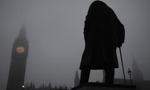 Quo vadis Wielka Brytanio? "Zachowuje się bardziej jak rynek tonący niż dawne imperium"