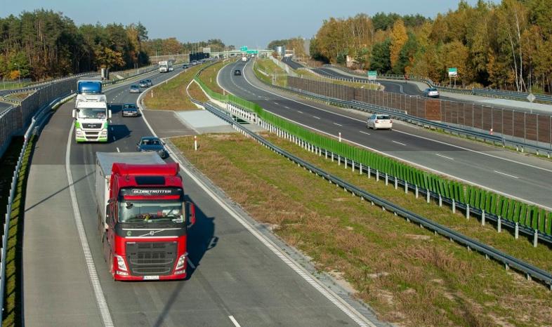 Ruch samochodów ciężarowych większy niż przed rokiem