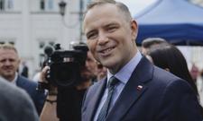 Prezydent wygrywa z Sejmem i Senatem. Większość Polaków pozytywnie ocenia Nawrockiego