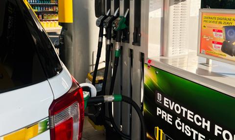 Fico rzuca wyzwanie Brukseli. Słowacja może przedłużyć podwójne ceny paliw