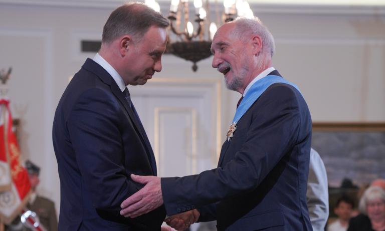 "Macierewicz to siódmy cud świata". Prezydent wzywa szefa MSZ do działania