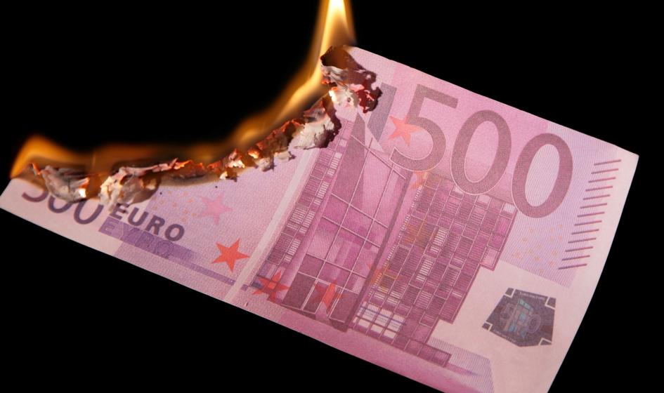 Francja walczy z gotówką. Nowy limit - 1000 euro