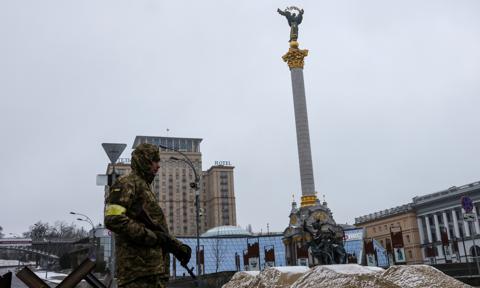 Rakiety spadły na Kijów. Relacja z 26 czerwca
