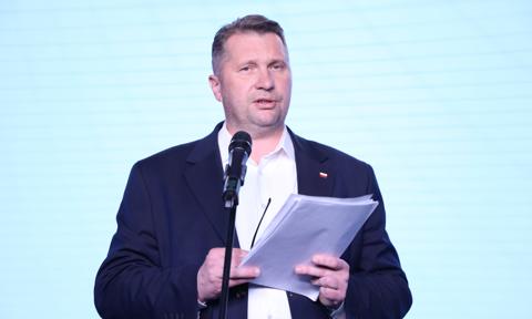 Przemysław Czarnek pokazał testament pana Jerzego. "Nie było umowy o przejęciu opieki za mieszkanie"