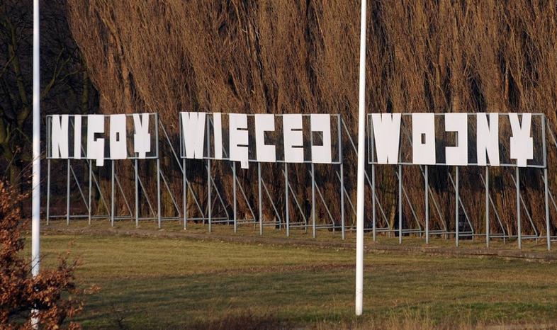 Tusk: Nigdy więcej wojny, także dziś