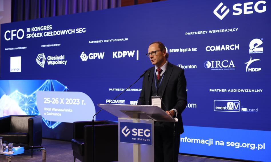 Mała recesja, niećwiczony deficyt oraz wady rynku. Pocztówka ze spotkania szefów finansów giełdowych spółek