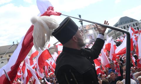 Wzrost wynagrodzeń znów zaskoczył. Górnicza podwyżka podbiła średnią