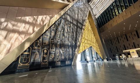 Wielkie Muzeum Egipskie otwarte. 500 tys. m kw. skarbów, w tym Tutanchamona