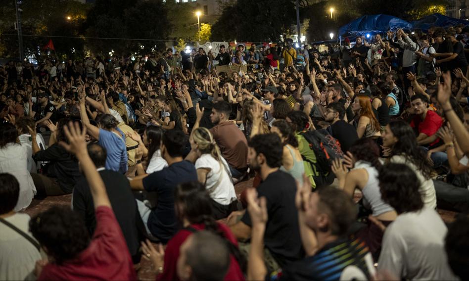Eksmisja 87-latki wywołała protesty. Tłumy przed hiszpańskim parlamentem