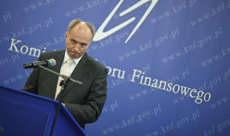 KNF żąda zawieszenia obrotu akcjami sześciu spółek z powodu nieprzekazania raportów
