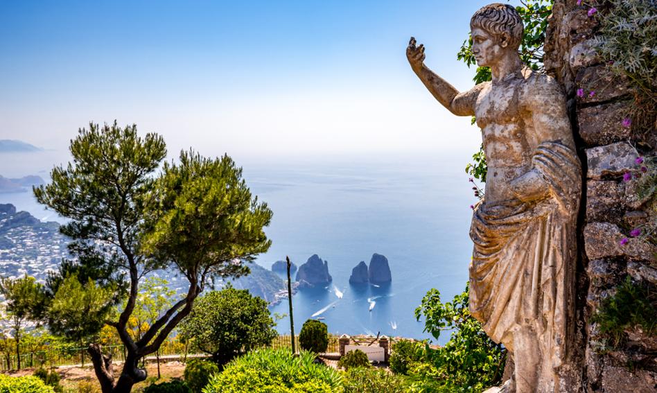 Romantyczne Włochy? Nakaz całowania na wyspie Capri
