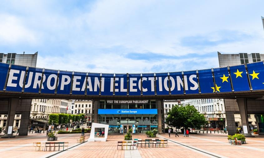 Marek Woch startuje do Parlamentu Europejskiego wbrew prawu?