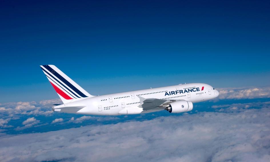 &quot;Piloci Air France są przepracowani, a 10 proc. z nich ma depresję&quot;. Dane związków zawodowych