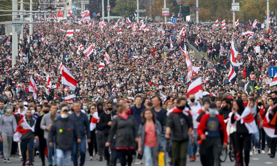 Wielotysięczny protest w Mińsku. Trwają zatrzymania