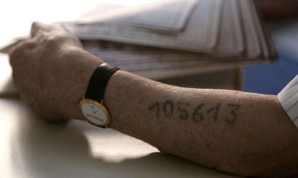 Stempel do wykonywania tatuaży w Auschwitz na aukcji. Wyceniony został na 30-40 tys. dol.