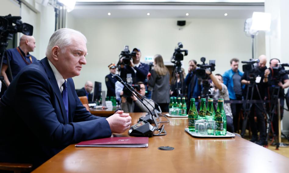 Jarosław Gowin przed komisją śledczą. Pytania o spotkania z tajemniczym agentem, naciski i groźby Kaczyńskiego