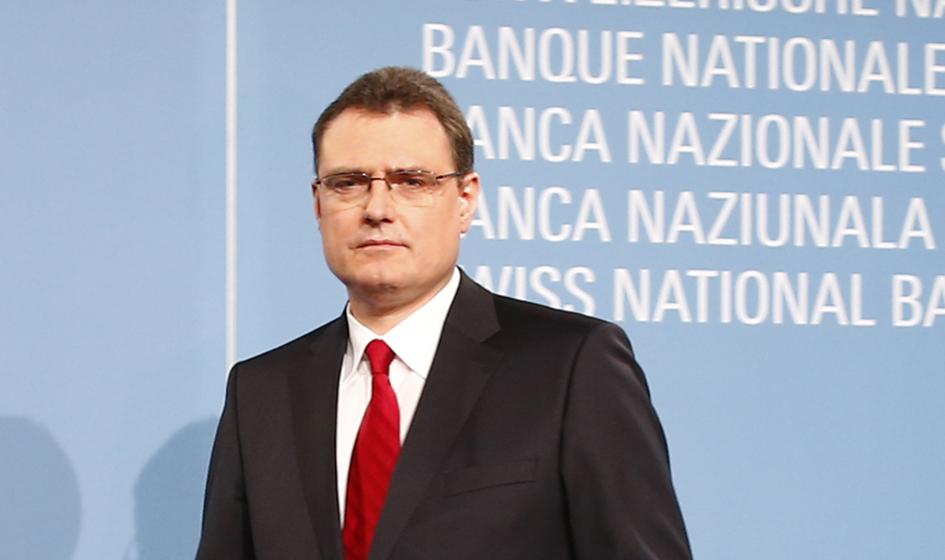Szef Banku Szwajcarii tłumaczy się z decyzji